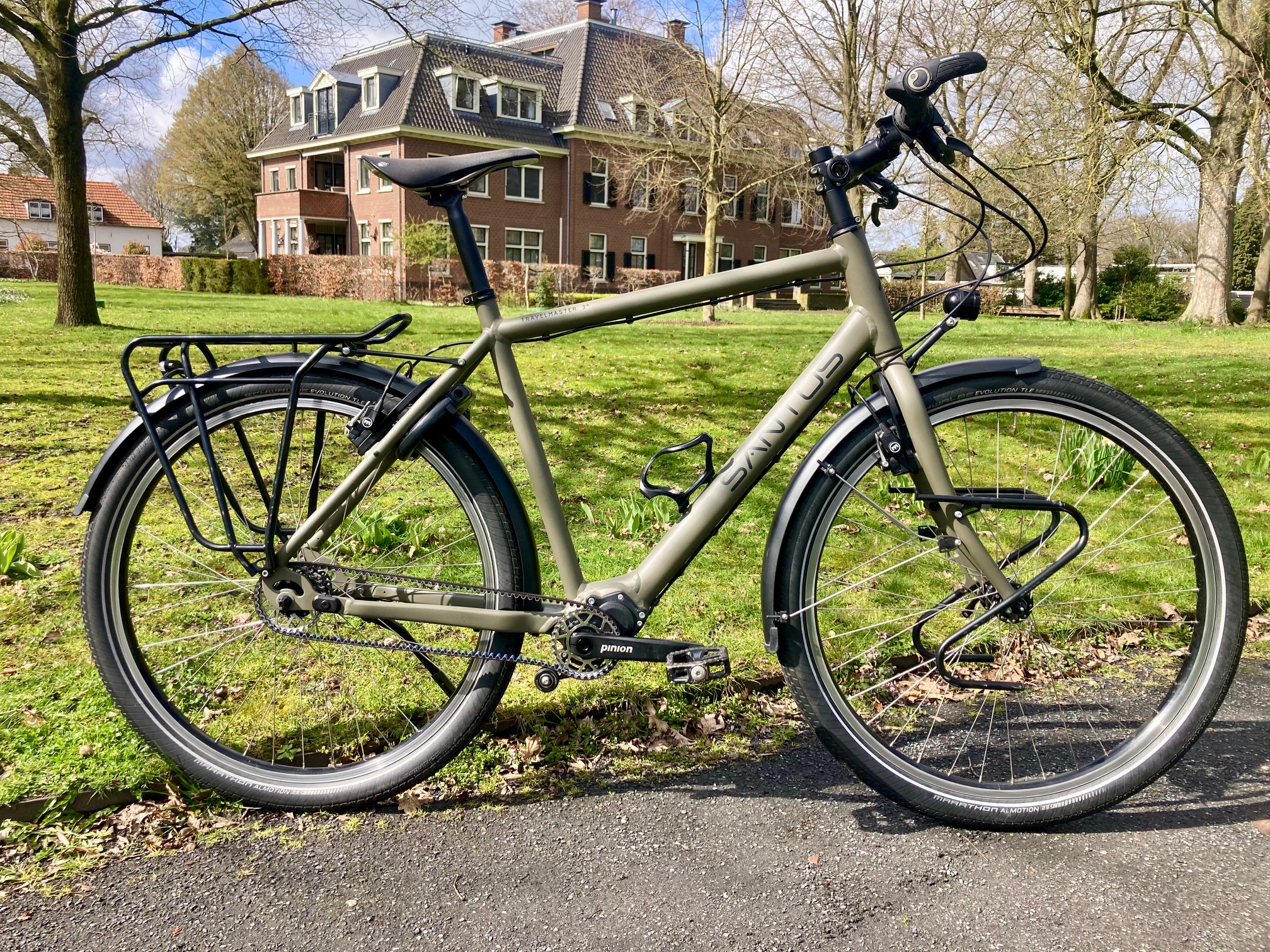 Santos Travelmaster 3+ Pinion C1.12 Raw Earth