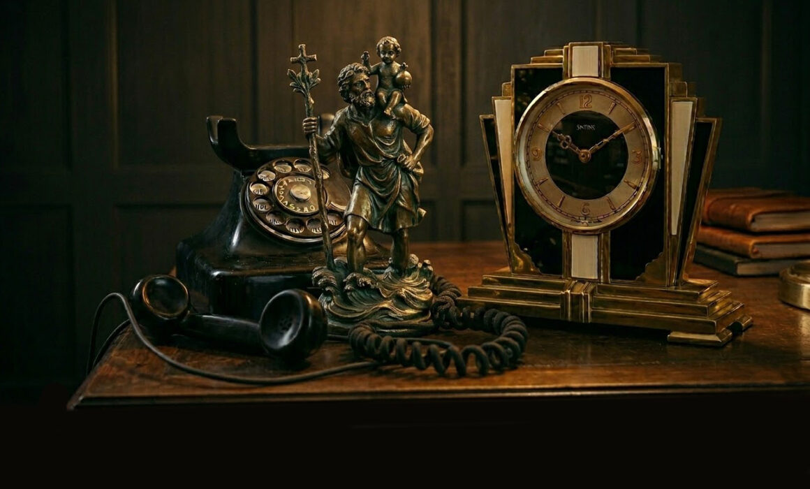 Contact Saint Christopher telefoon klok